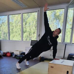 Rumpfrotation auf der Box - Übungsanleitung