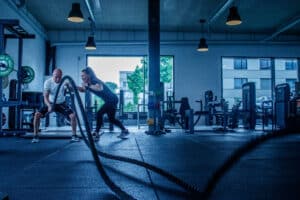 Battle Rope exercise im Gym